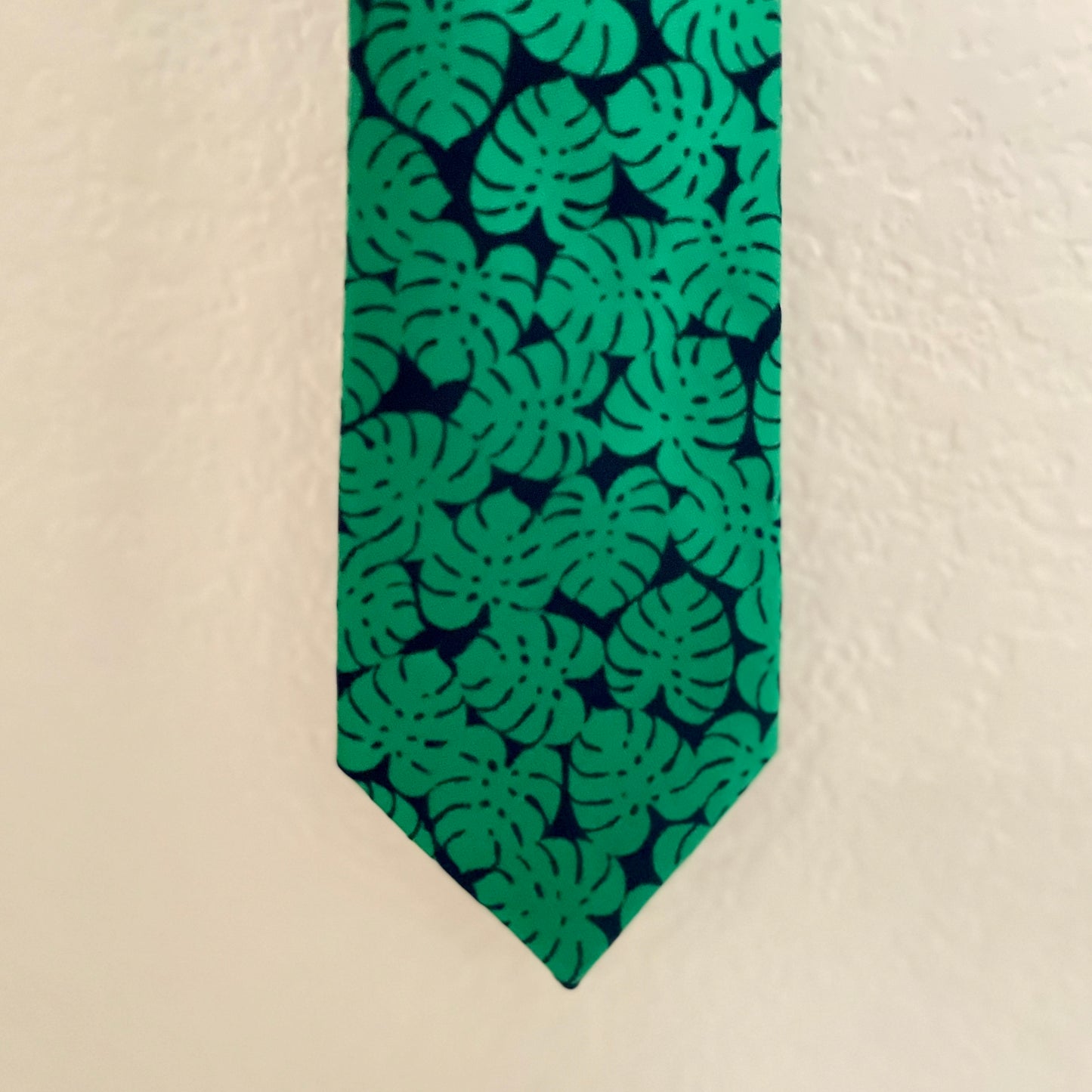 The Monstera Tie