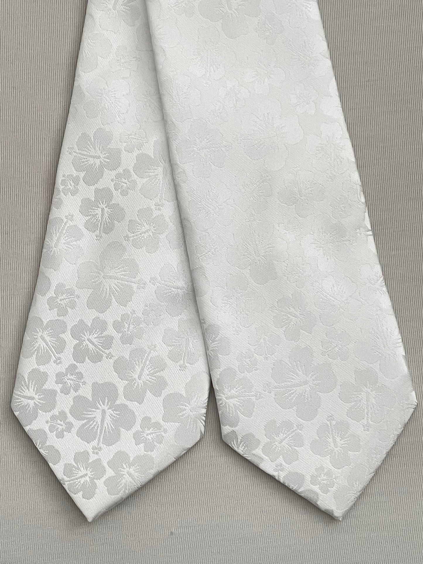 The Maluhia Tie